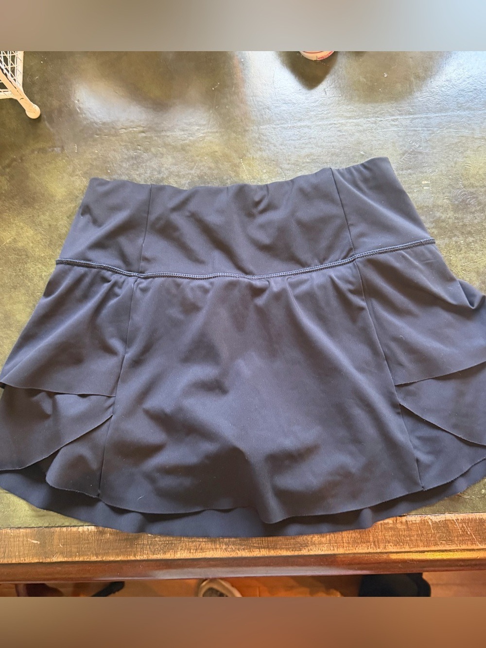 Athleta Momentum Skort Black Ruffle Tennis Running Golf Skirt XS EUC - Picture 10 of 11